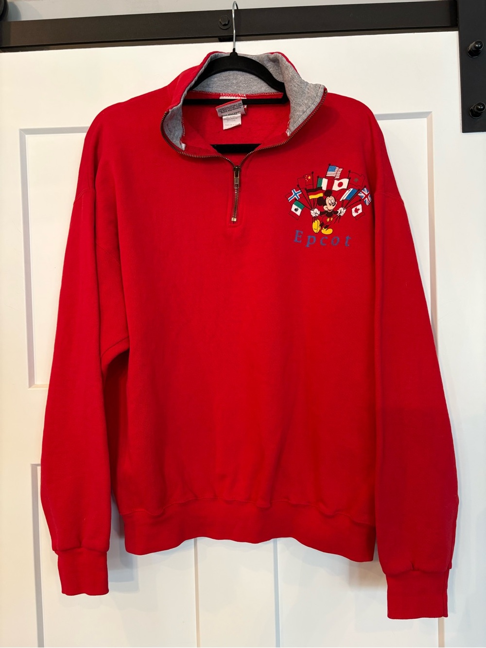 Vtg Disney EPCOT Mickey Mouse Mickey Inc 1/4 Zip Sweatshirt Red Internatio Flags